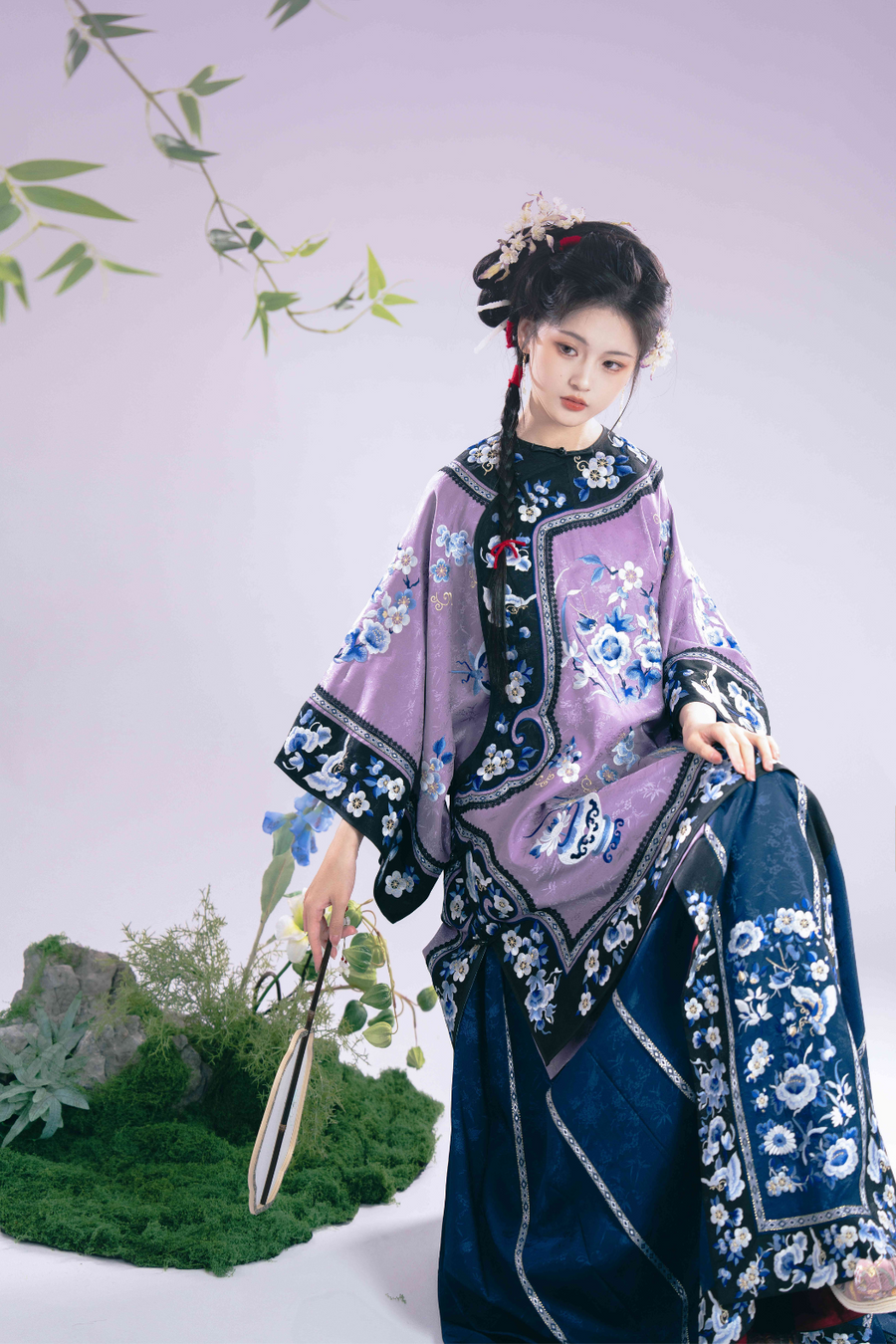 Jing Wen 静雯 Qing Dynasty Han Woman's Cloud Collar Embroidered Porcelain Top & Mamian Set