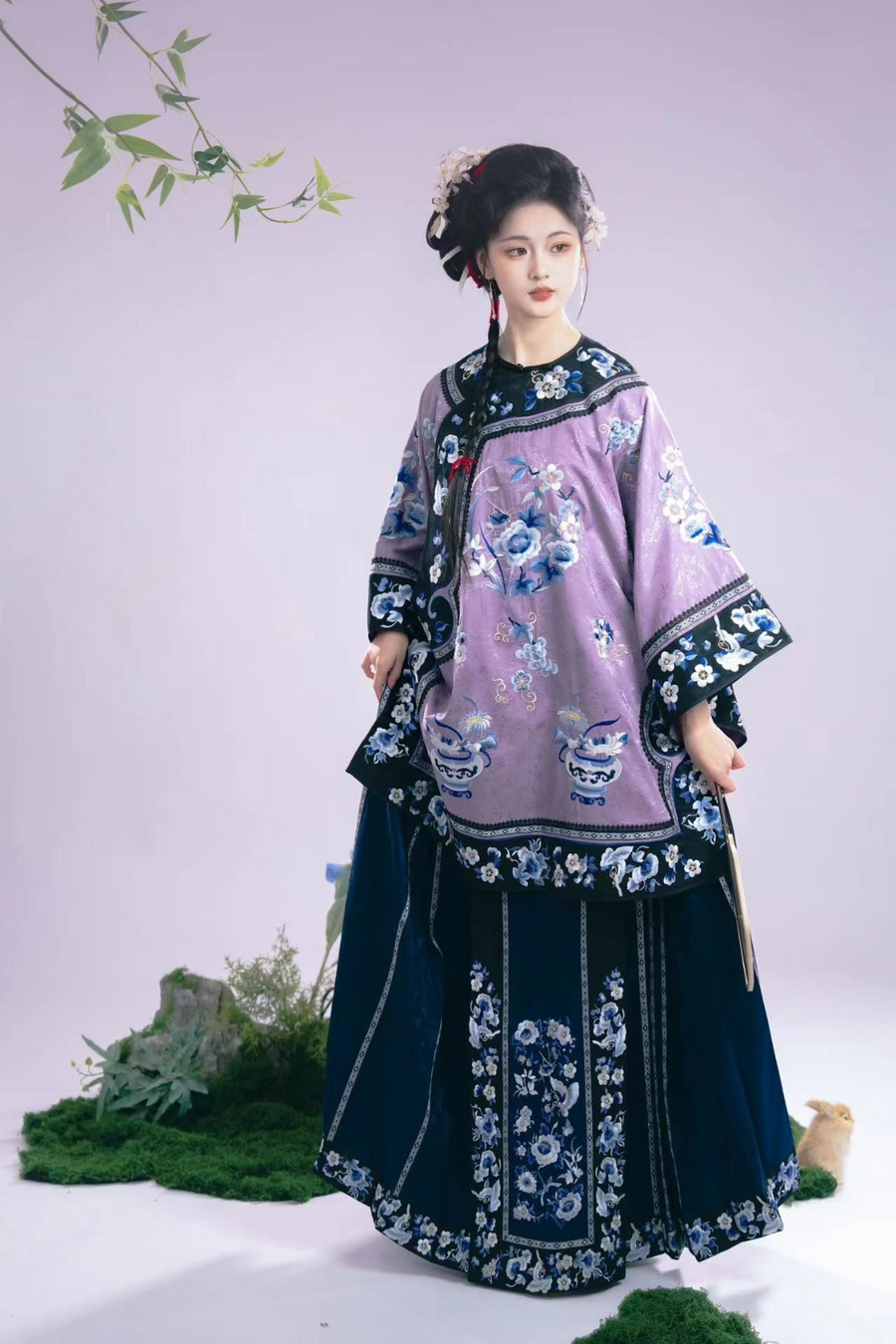 Jing Wen 静雯 Qing Dynasty Han Woman's Cloud Collar Embroidered Porcelain Top & Mamian Set