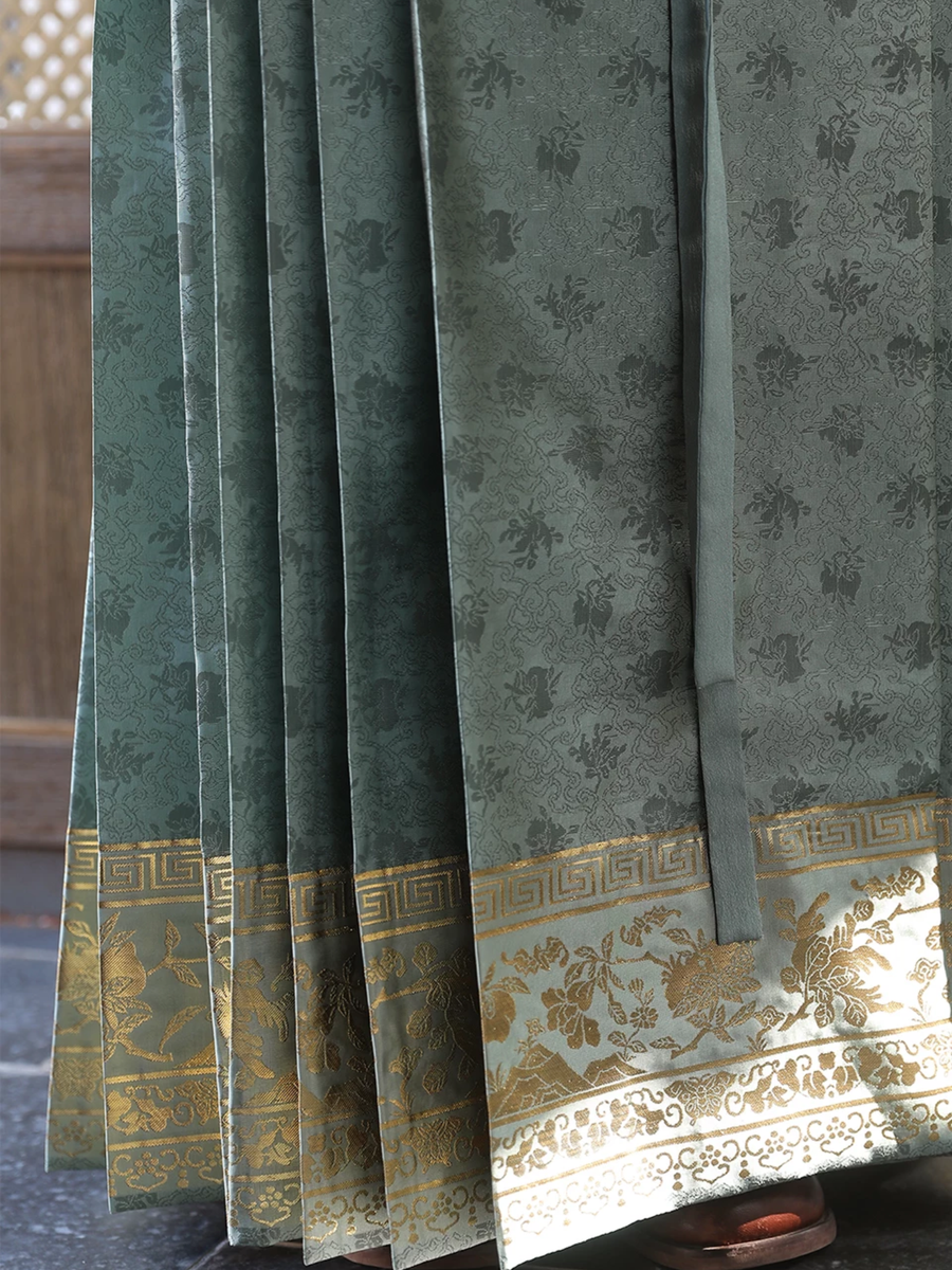 Dian Lan 靛蓝 Indigo Ming Dynasty Wanli Era Yuanling Changshan Pure Cotton Long Top & Mamian Skirt