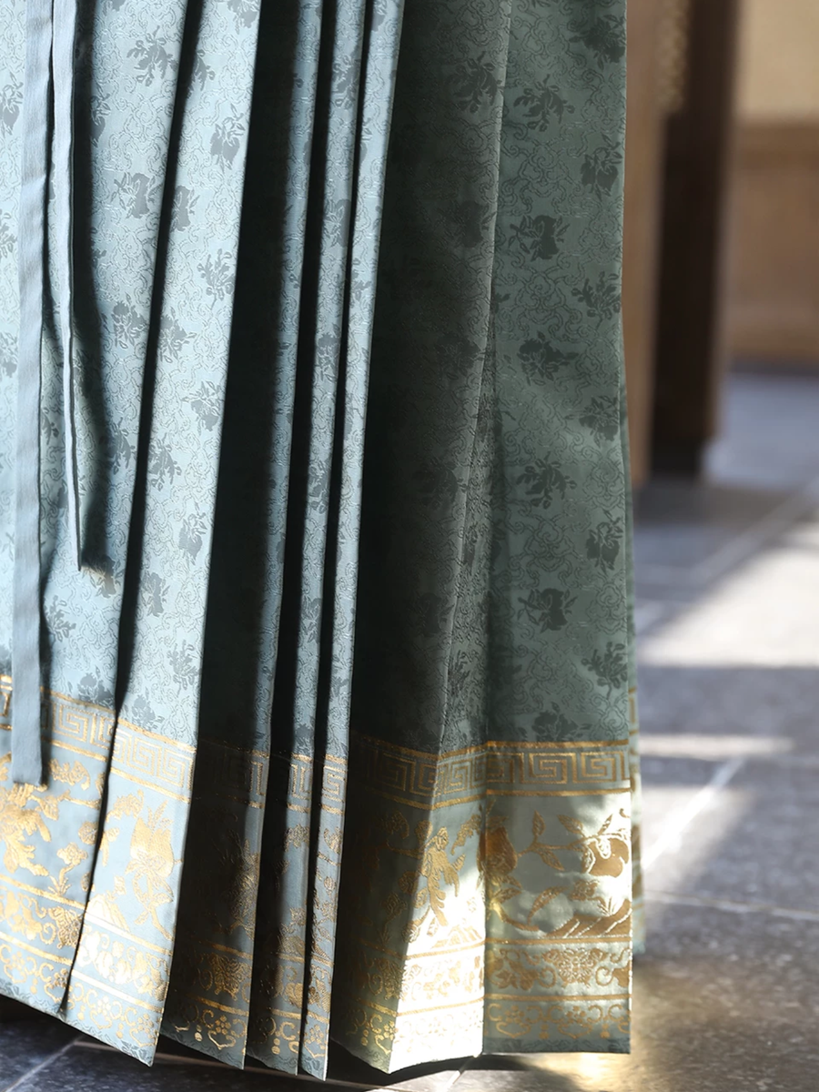 Dian Lan 靛蓝 Indigo Ming Dynasty Wanli Era Yuanling Changshan Pure Cotton Long Top & Mamian Skirt