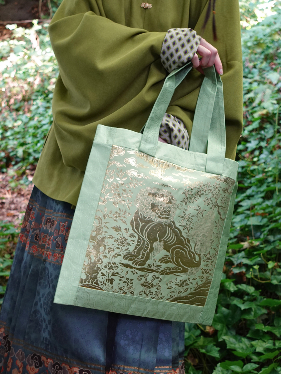 Xiang Shi 祥狮 Lucky Lion Golden Buzi Patch Brocade Tote Bag