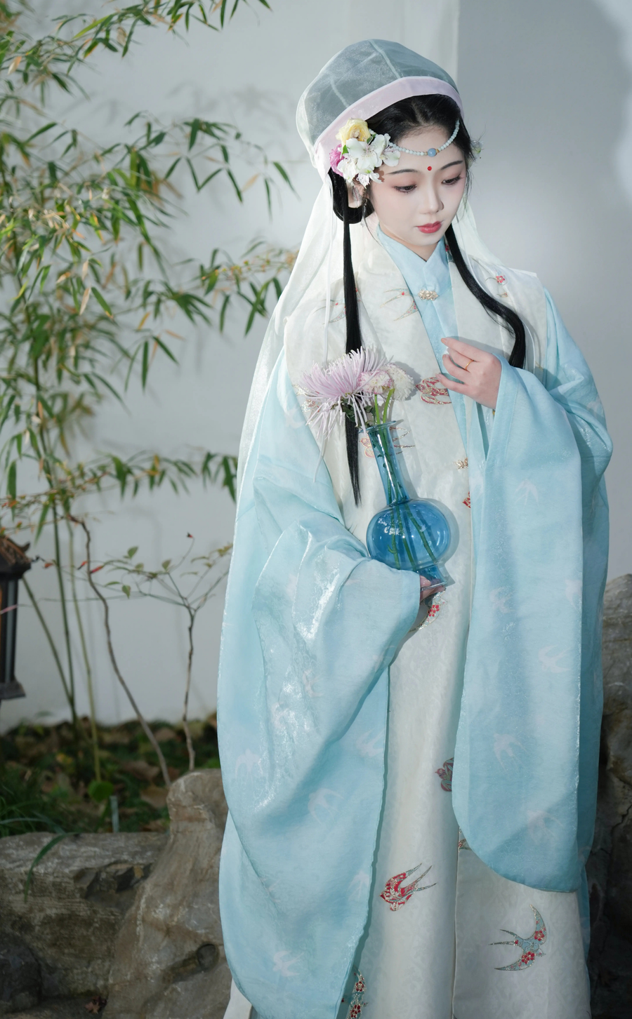 Xian Chun 衔春 Holding Spring Ming Dynasty Sparrow Bijia Long Vest & Mamianqun Skirt Set