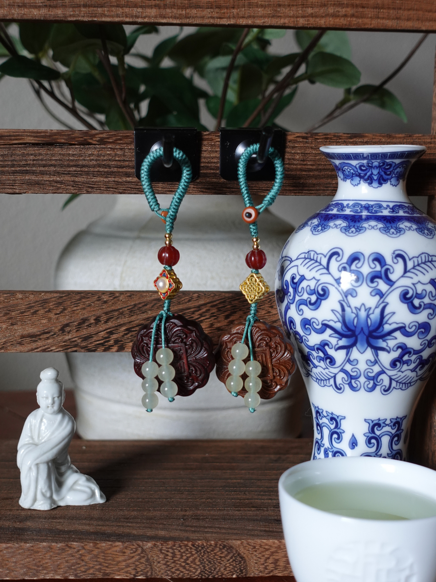 Yue Bing 月饼 Mooncake Charm Sandalwood Phone & Purse Accessory