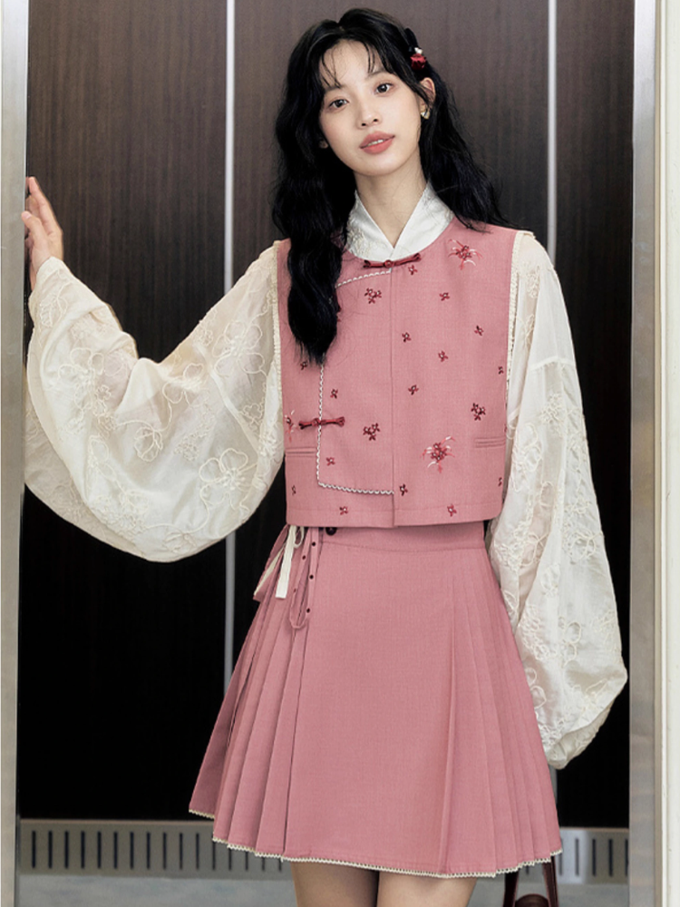 Hua Shuying 花疏影 Scattered Flowers Modern Wei Ming Jiaoling Ru Top & Mini Mamian Skirt Set