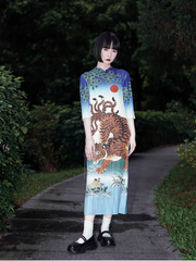 Jiuwei Hu 九尾虎 Nine-Tailed Tiger Neo Chinese Accordion Pleat Qipao