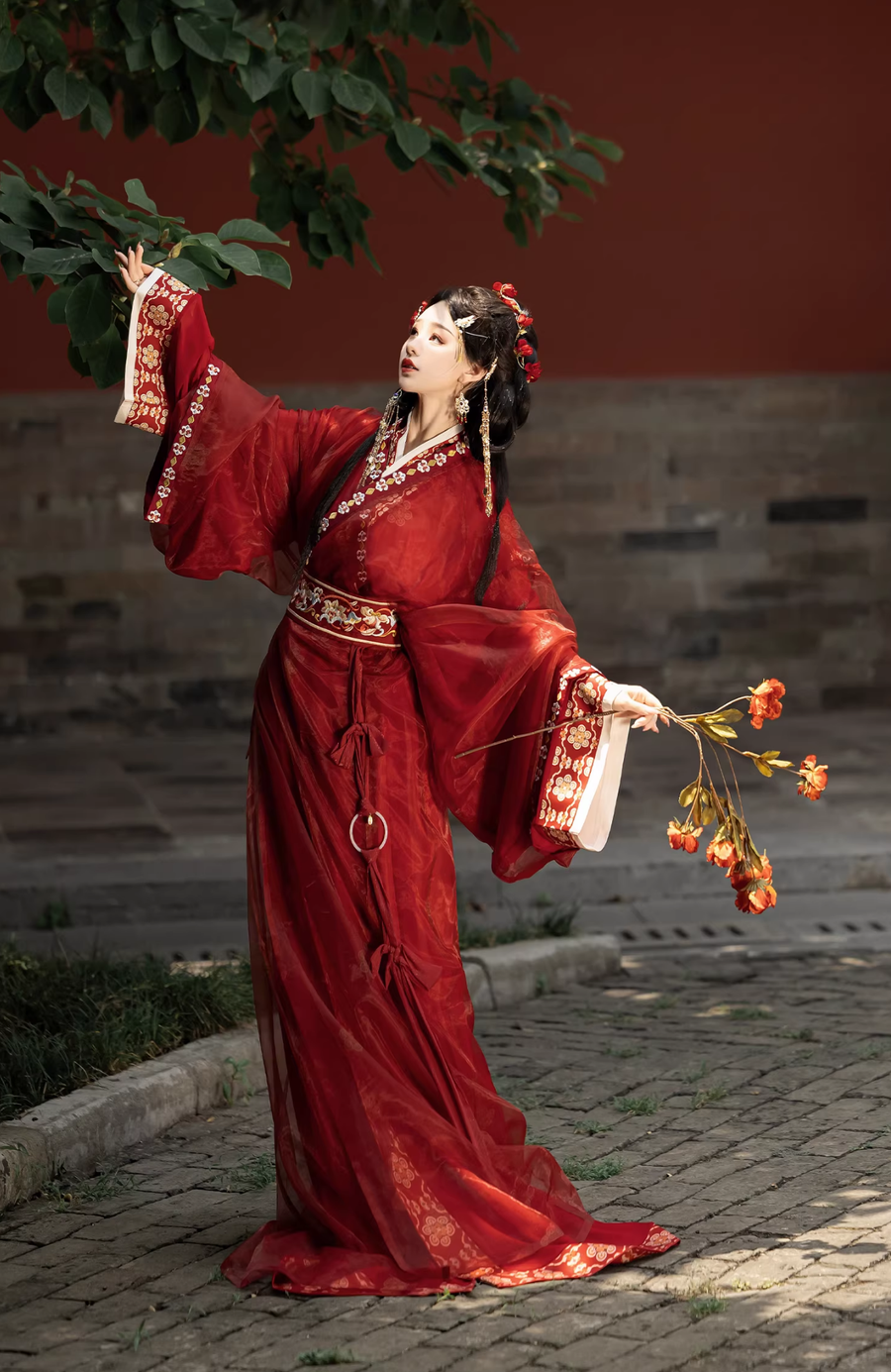 Bu Nian 不念 Letting Go Modernized Warring States Period Embroidered Zhiju Straight Hem Robe Full Set