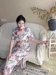 Nainai 奶奶 Grandma's Vintage Inspired Floral Short Sleeve Qipao