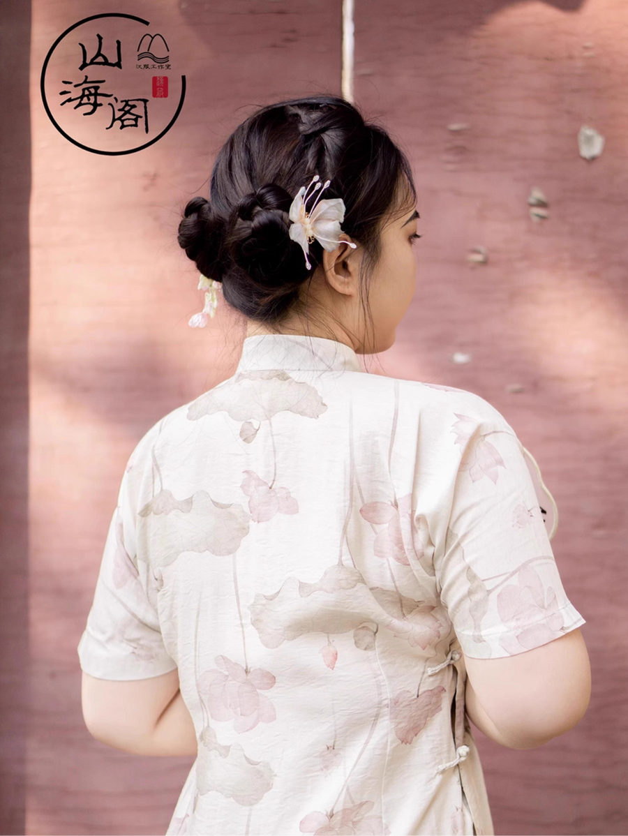 Baihe Dian 百合垫 Lilypad Vintage Plus Size Ramie Plant Summer Qipao