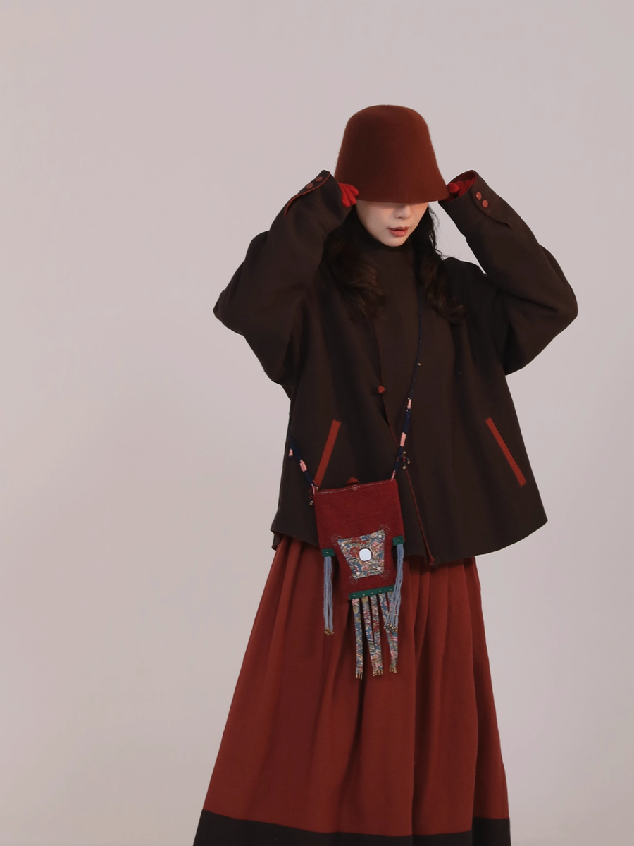 Wumu Hongzhong 乌木红棕 Ebony Red Modernized Tang Double-Sided Cotton Quilt Yuanling Coat & Zhequn Skirt Set