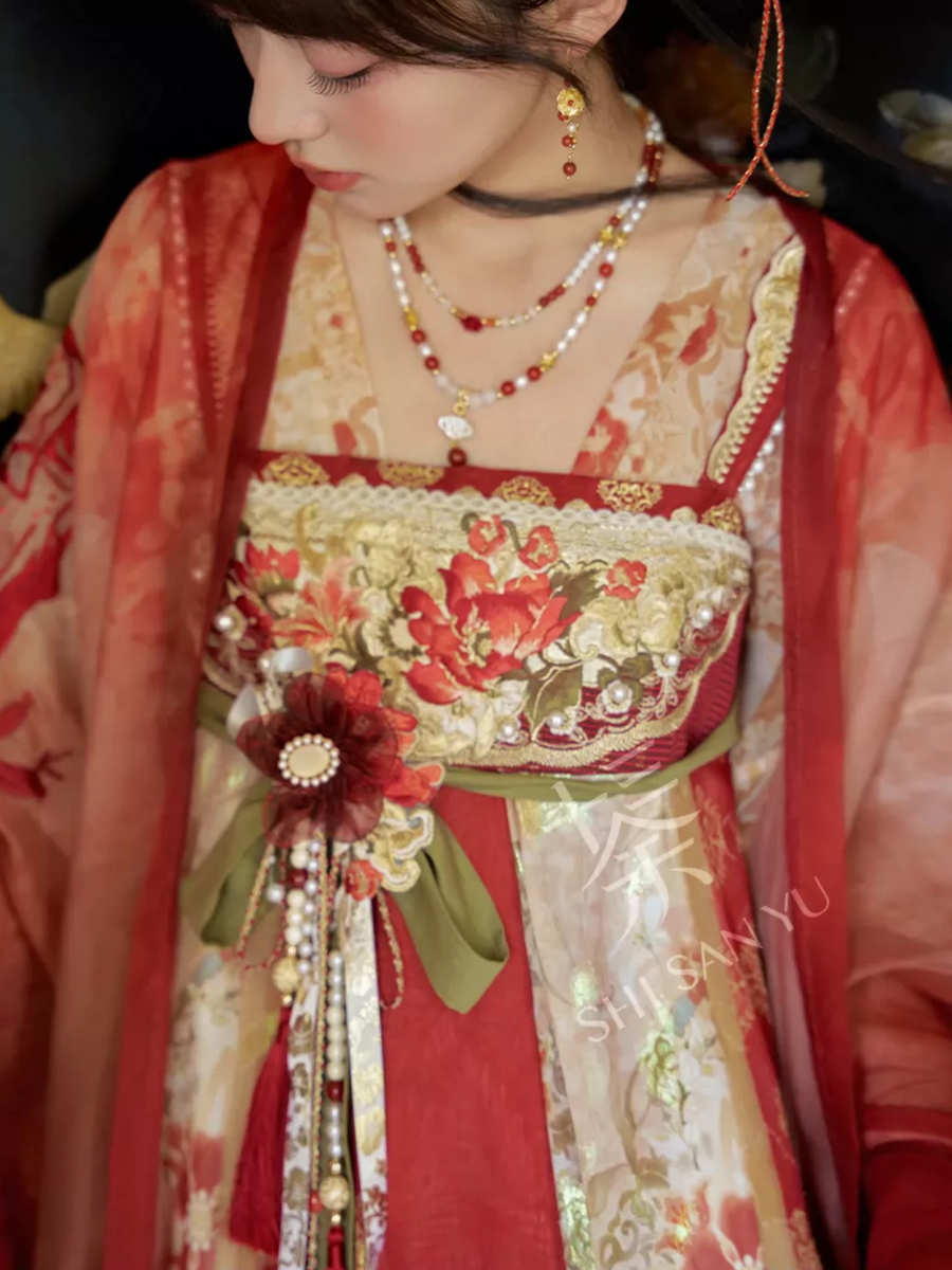 Huoshi Yinhua 火树银花 Silver Fireworks Fantasy Tang Dynasty Qixiong Ruzun & Pibo Full Set