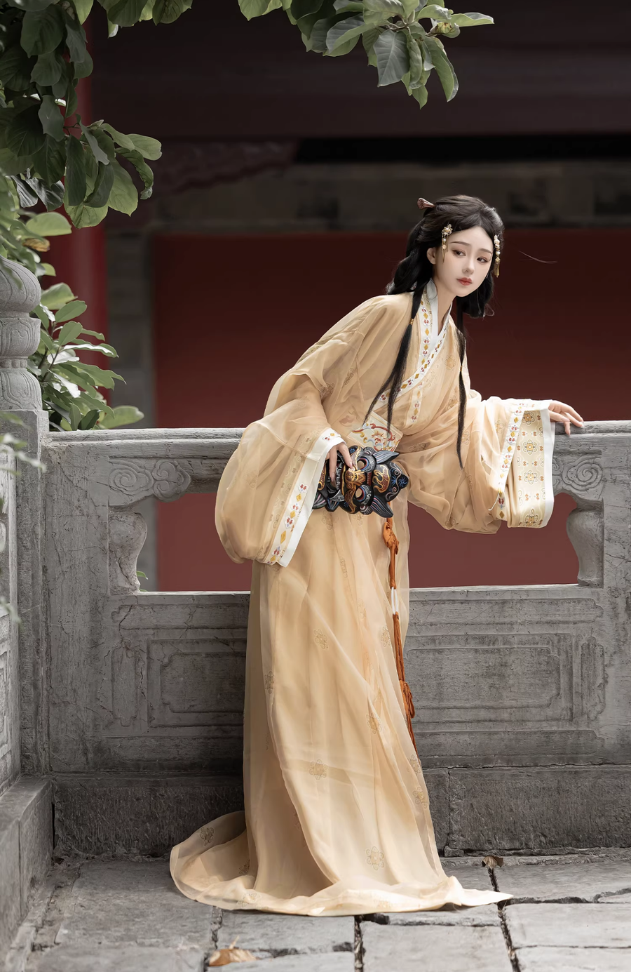 Bu Nian 不念 Letting Go Modernized Warring States Period Embroidered Zhiju Straight Hem Robe Full Set
