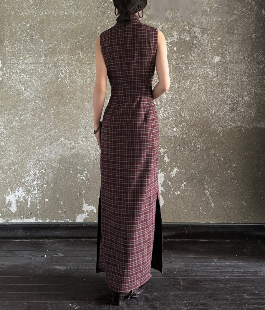 Yan Hong 砚红 Red Ink Modernized Plaid Flannel Sleeveless Qipao