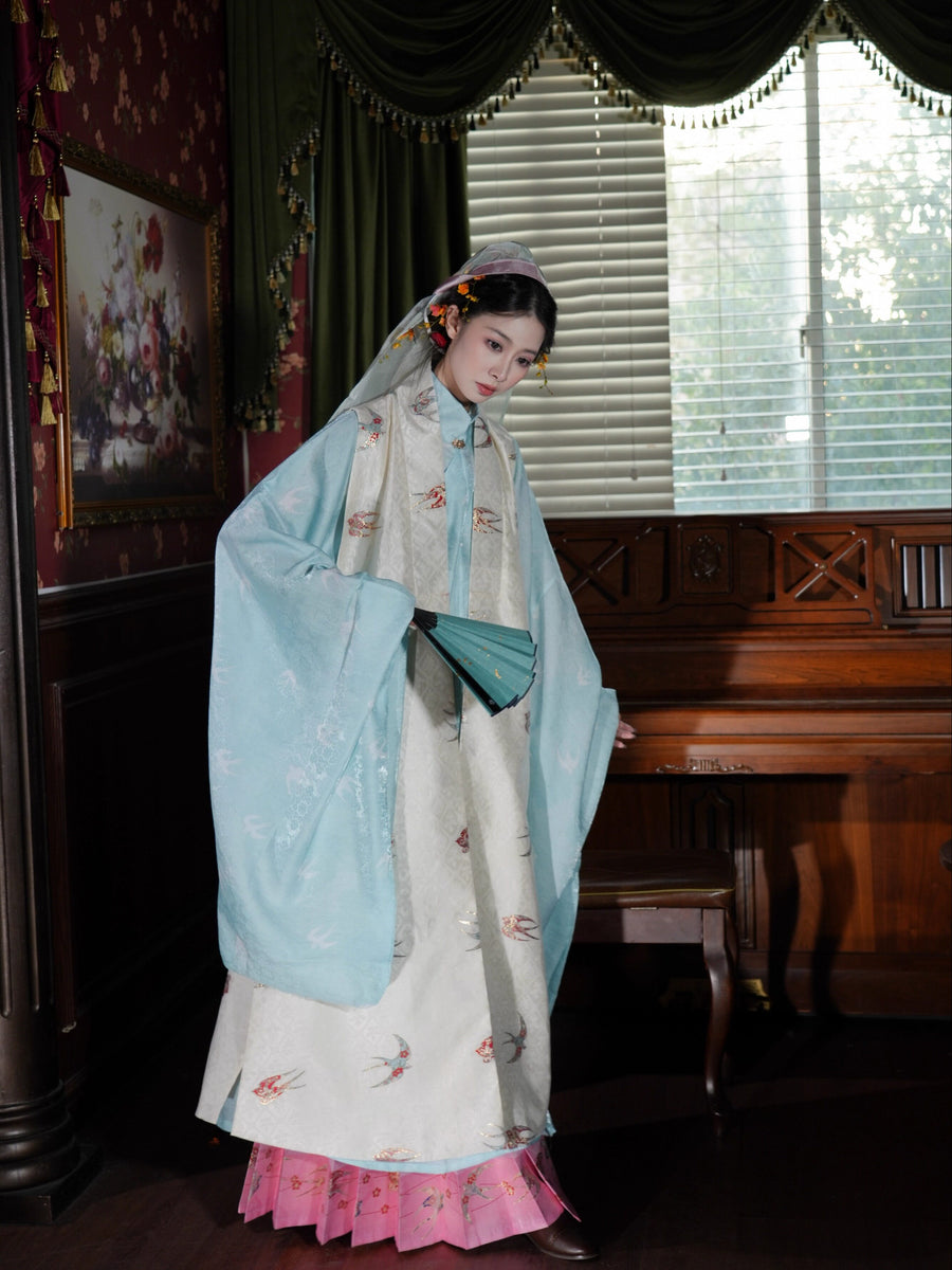 Xian Chun 衔春 Holding Spring Ming Dynasty Sparrow Bijia Long Vest & Mamianqun Skirt Set
