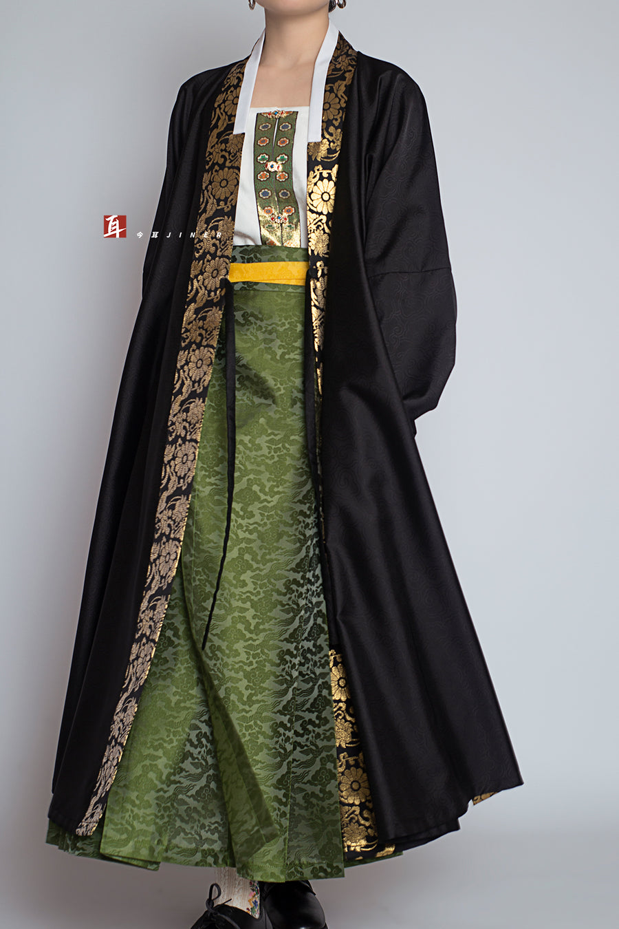 Siji Hua 四季花 Four Seasons of Flowers Ming Dynasty Duijin Changshan Parallel Panel Brocade Border Jacket