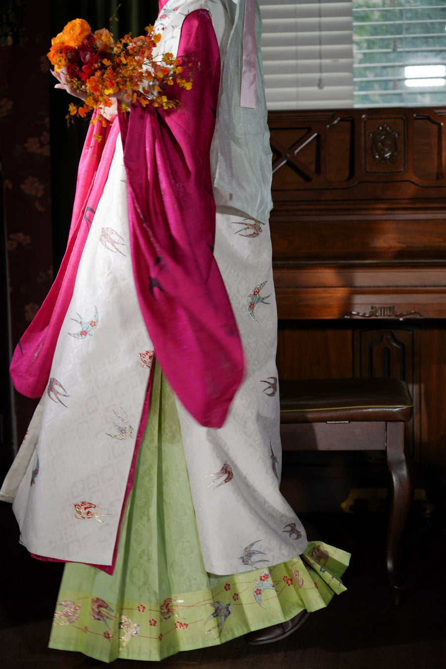 Xian Chun 衔春 Holding Spring Ming Dynasty Sparrow Bijia Long Vest & Mamianqun Skirt Set
