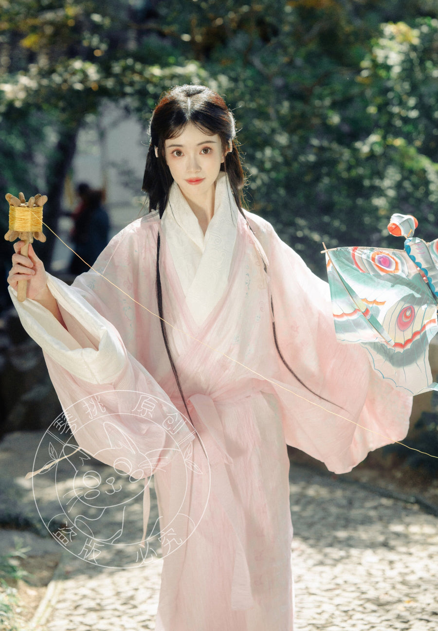 Jiangmen 江门 Han Dynasty Mawang Tomb Restoration Quju Curved Hem Robe Set