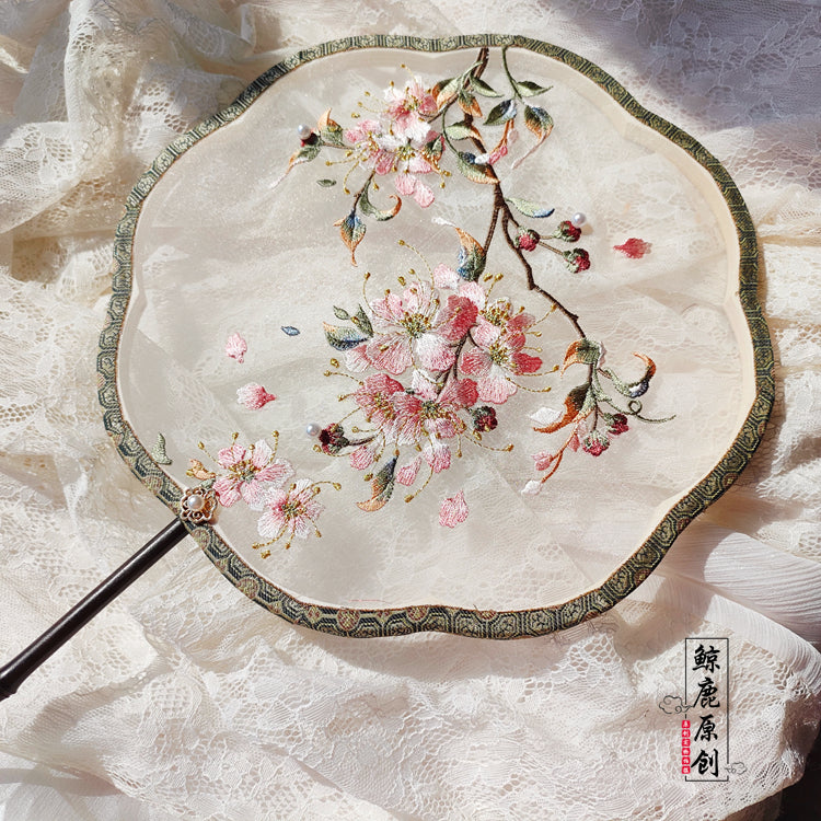 「大人気 新入荷 新品」に該当するファッション通販 Ziwei Embroidered Single-Sided Flower Myrtle 紫薇花 Hua 手提げ・レッスンバッグ・入園グッズ