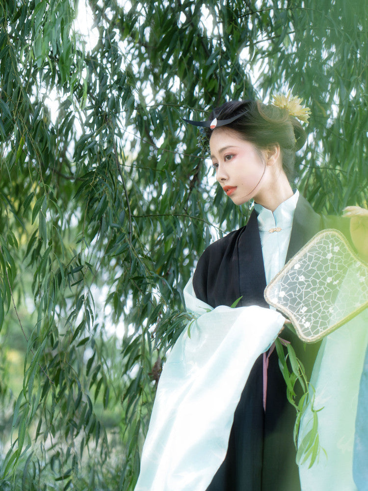 Luoyan Qi 落燕栖 A Swallow's Perch Late Ming Dynasty Swallow Changshan Long Shirt & Summer Bijia Vest Set