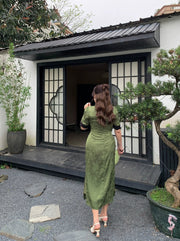 Yu Yuan 玉鸢 Jade Kite Plus Size Vintage Inspired Bottleneck Jacquard Qipao