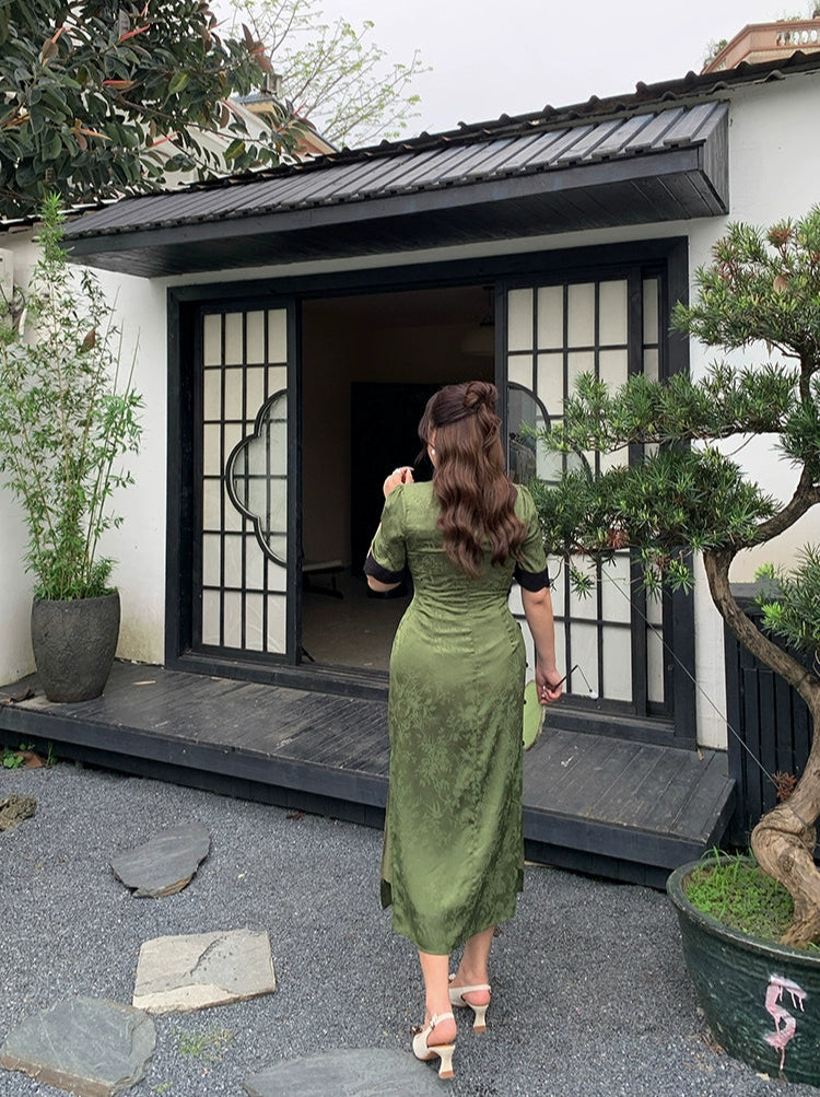 Yu Yuan 玉鸢 Jade Kite Plus Size Vintage Inspired Bottleneck Jacquard Qipao