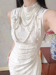 Mòli 茉莉 Jasmine Modernized Floral Satin Sleeveless Qipao