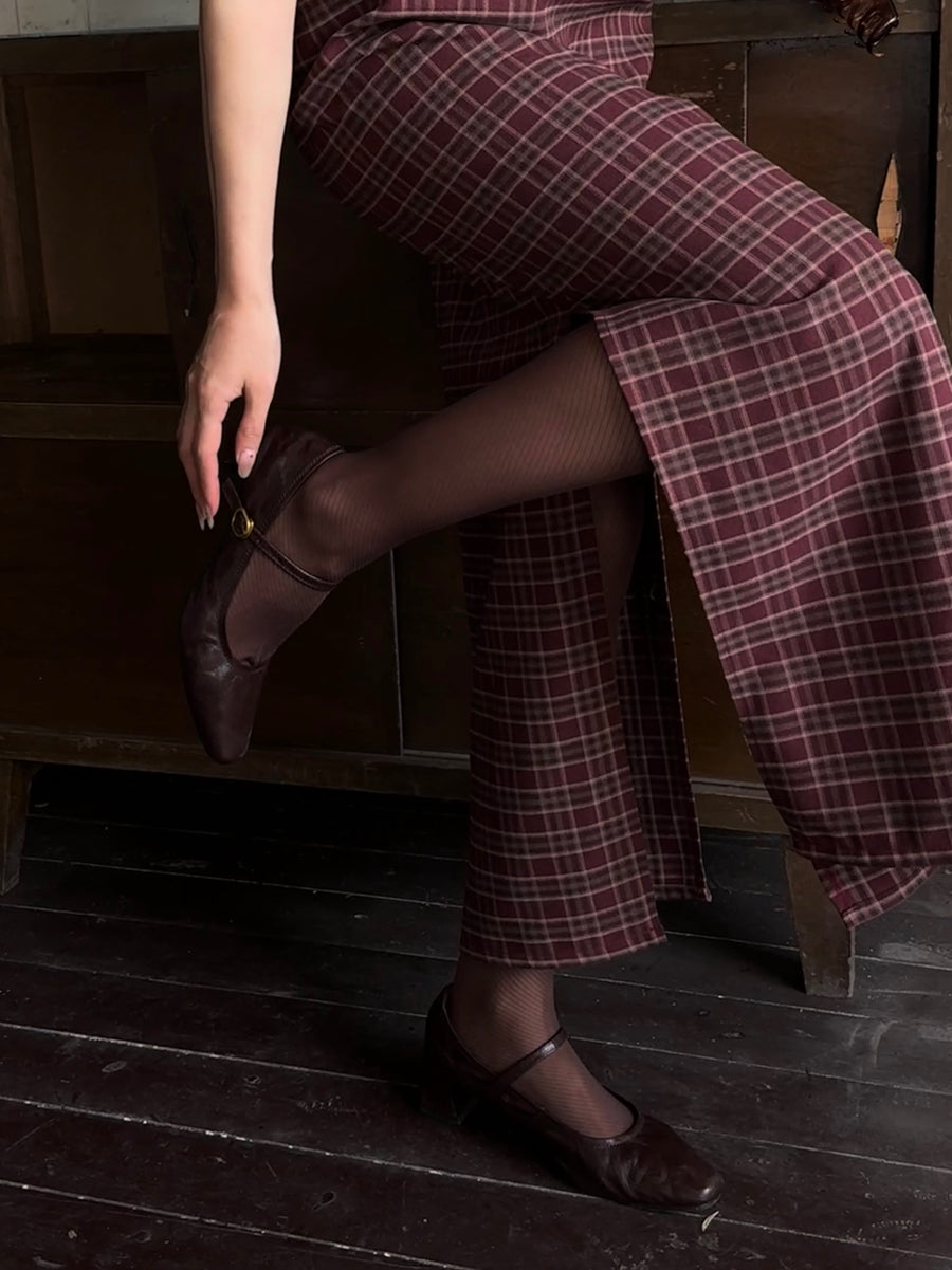 Yan Hong 砚红 Red Ink Modernized Plaid Flannel Sleeveless Qipao