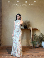 Zao Chun 早春 Early Spring New Chinese Style Modernized Floral Ruched Qipao