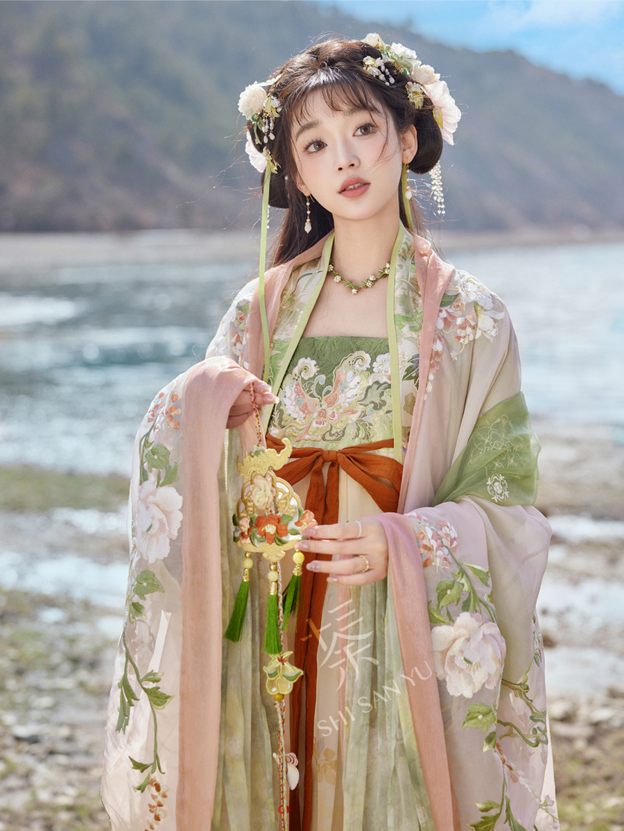 Zhichi Shengxia 咫尺盛夏 Nearing Midsummer Modernized Fairy Daxiushan Qiyaoqun Set