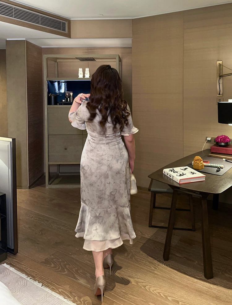 Yue E' 月蛾 Moon Moth Plus Size Modernized Pearl Trumpet Skirt Butterfly Sleeve Qipao