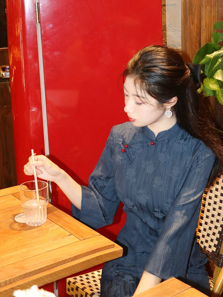 Qiu Yu 秋雨 Autumn Rain Modernized Plus Size Floral Jacquard Bell & Short Sleeve Qipao