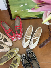 Xun Bu 迅步 Swift Steps 1910s & 1920s Qing Dynasty Embroidered Kitten Heels