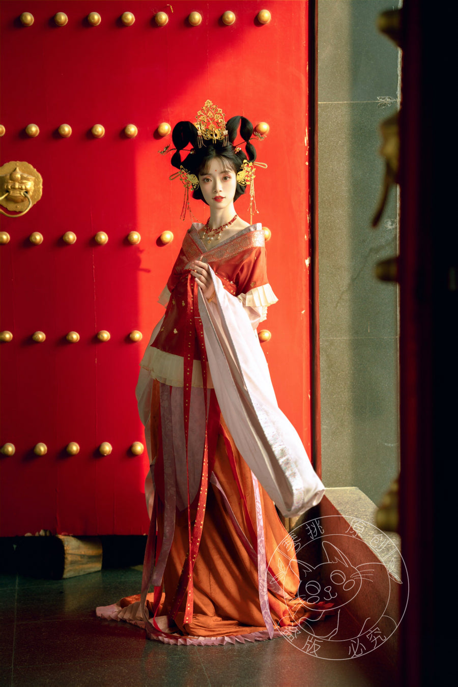 Zhu Zi 朱紫 Scarlet Wisteria Modernized Sui & Northern Southern Dynasty Guiyi Swallow Tail Ruqun Set