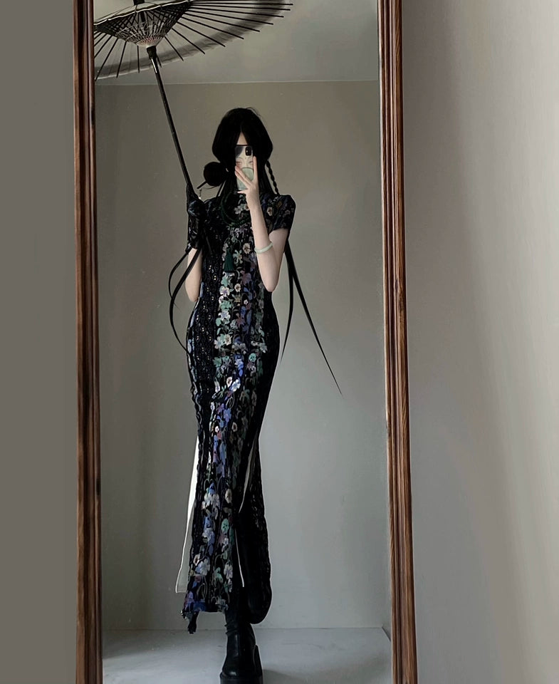 Hua Jiandao 花间道 Path Among the Flowers Modernized Sleeveless Striped Floral Qipao