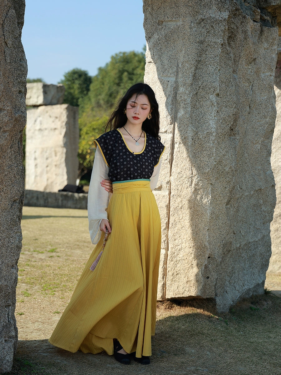 Xuyu 须臾 A Moment in the Early Tang Chuiling Banbi Jacket & Poqun Broken Skirt Ruqun Set