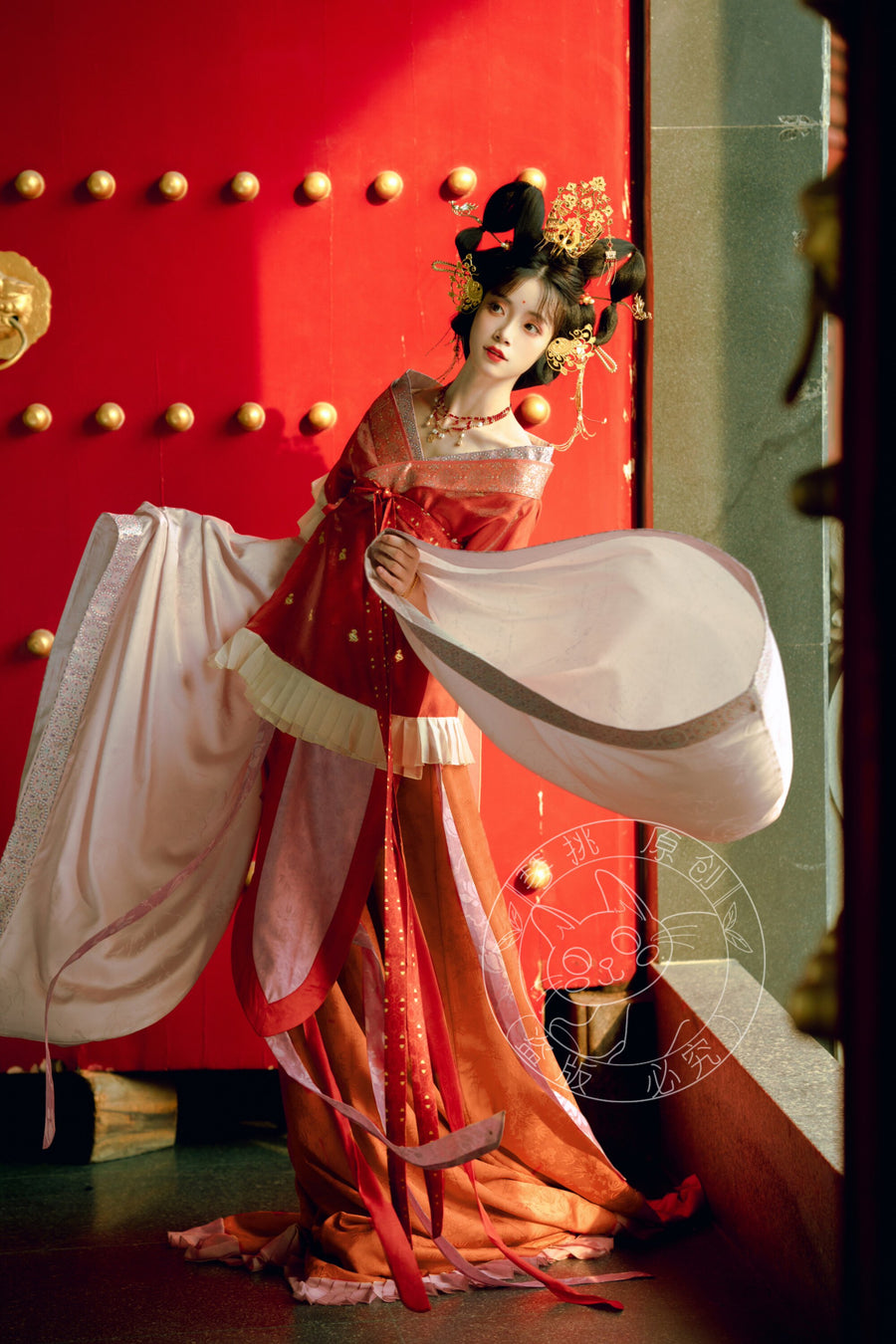 Zhu Zi 朱紫 Scarlet Wisteria Modernized Sui & Northern Southern Dynasty Guiyi Swallow Tail Ruqun Set