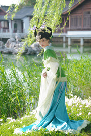 Qingbei Xu 倾杯序 Prelude to the Tilting Cup Sui & Northern Southern Dynasty Guiyi Swallow Tail Ruqun Set