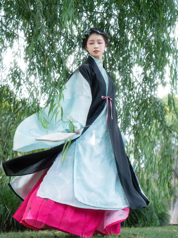 Luoyan Qi 落燕栖 A Swallow's Perch Late Ming Dynasty Swallow Changshan Long Shirt & Summer Bijia Vest Set