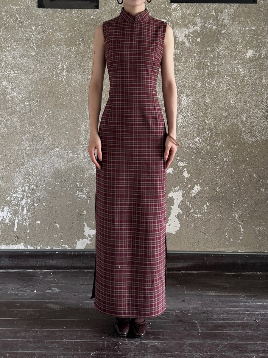 Yan Hong 砚红 Red Ink Modernized Plaid Flannel Sleeveless Qipao