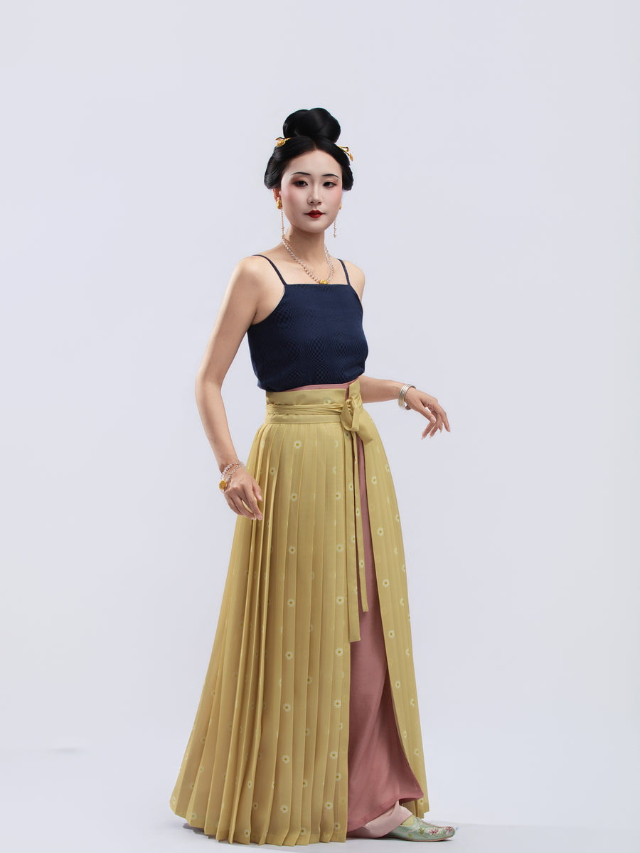 Er Jing 二经 Second Sutra Song Dynasty Pear Blossom Hewei Apron Skirt