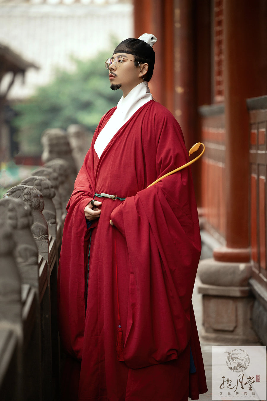 Hong Jiao 红蕉 Red Banana Ming Dynasty Men's Crossed Collar Pipa Sleeve Outer Pleating Robe