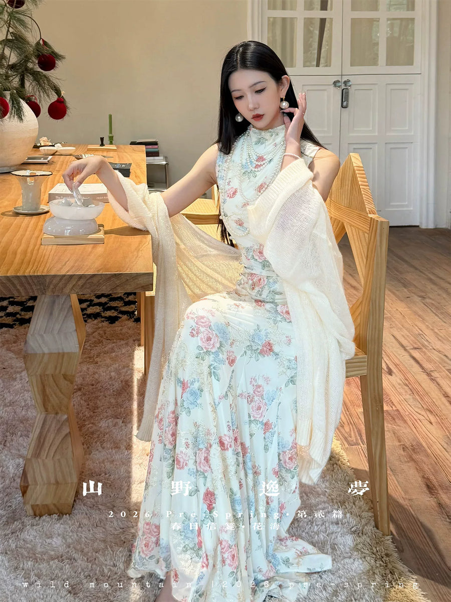 Zao Chun 早春 Early Spring New Chinese Style Modernized Floral Ruched Qipao