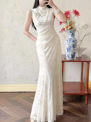 Mòli 茉莉 Jasmine Modernized Floral Satin Sleeveless Qipao