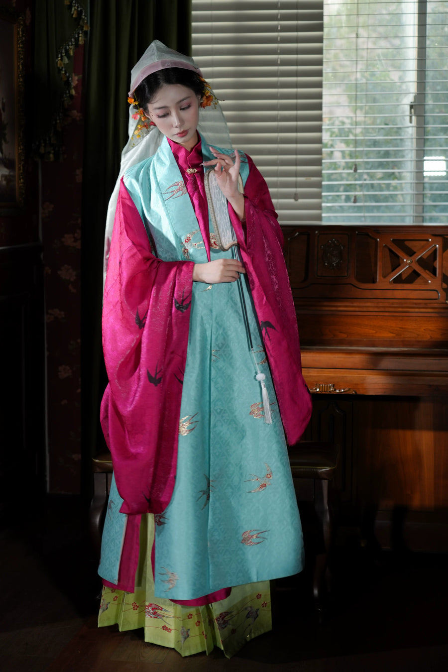Xian Chun 衔春 Holding Spring Ming Dynasty Sparrow Bijia Long Vest & Mamianqun Skirt Set