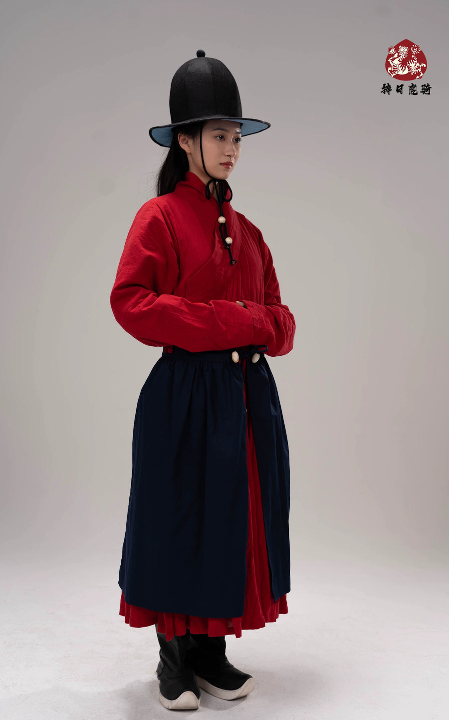 Zhan Qun 战裙 Soldier's Overskirt Ming Dynasty Restoration Cotton Tieli & Hat Set