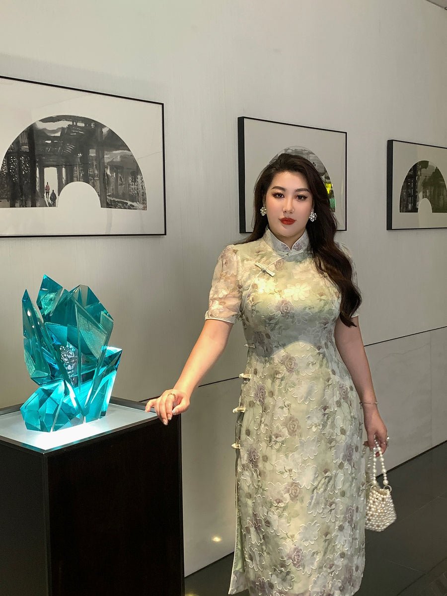 Hujiao Bohe 胡椒薄荷 Peppermint Plus Size Modernized Sheer Lace Short Sleeve Qipao