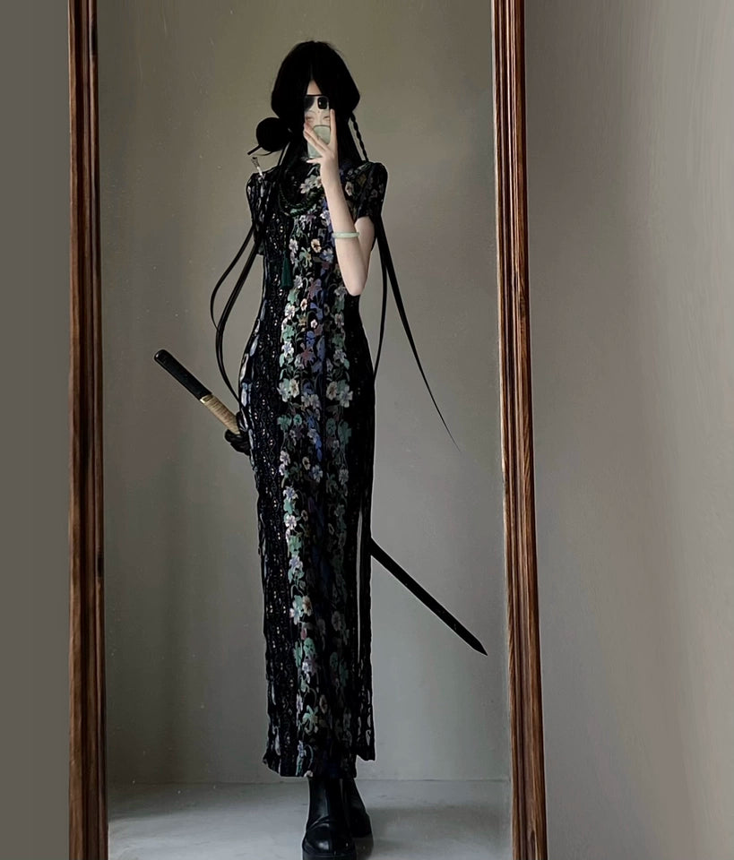 Hua Jiandao 花间道 Path Among the Flowers Modernized Sleeveless Striped Floral Qipao