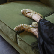 Xun Bu 迅步 Swift Steps 1910s & 1920s Qing Dynasty Embroidered Kitten Heels