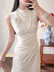 Mòli 茉莉 Jasmine Modernized Floral Satin Sleeveless Qipao