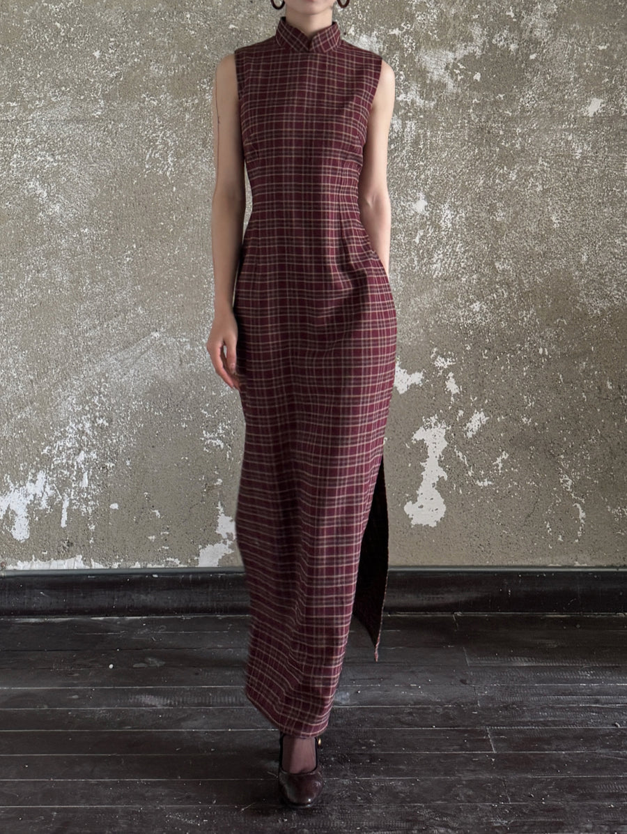 Yan Hong 砚红 Red Ink Modernized Plaid Flannel Sleeveless Qipao