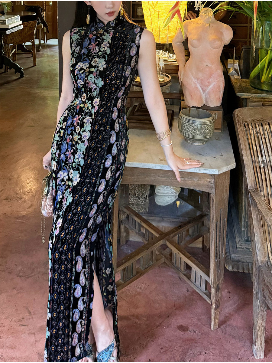 Hua Jiandao 花间道 Path Among the Flowers Modernized Sleeveless Striped Floral Qipao